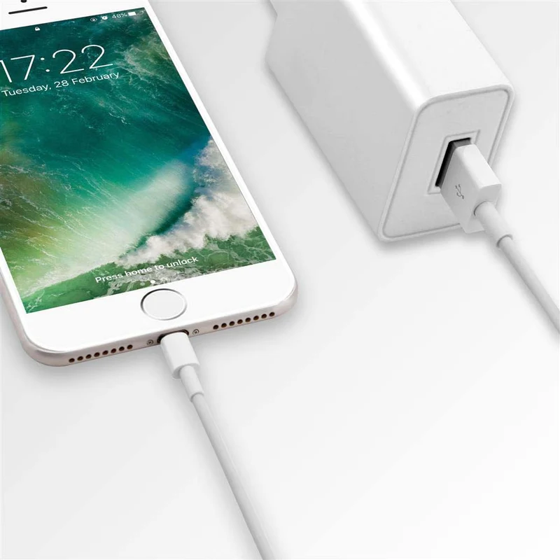 Cadorabo USB Netzteil 5W 5V / 1A Ladegerät - Wandladegerät Ladeadapter Ladestecker mit Digitaler LED Anzeige und je 2 Anschlüssen kompatibel mit Smartphone, Tablet, Navi uvm.