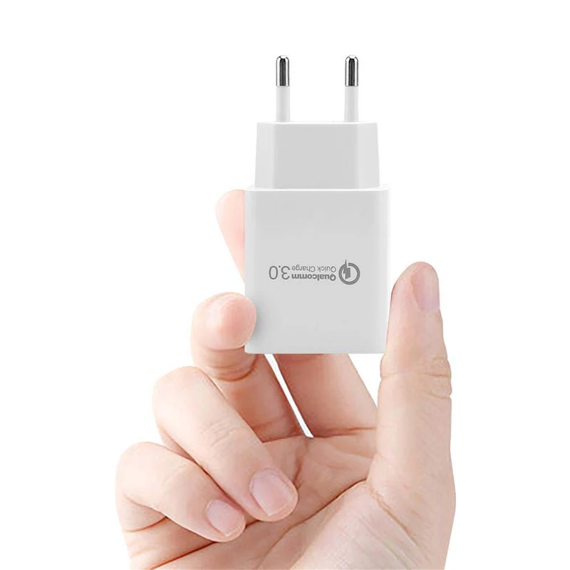 Cadorabo Quick Charge USB Netzteil 18W 5V / 3.0A Schnelllade Funktion Ladegerät mit einem Anschluss - Wandladegerät Ladeadapter Ladestecker kompatibel mit Smartphone, Tablet, Navi uvm.