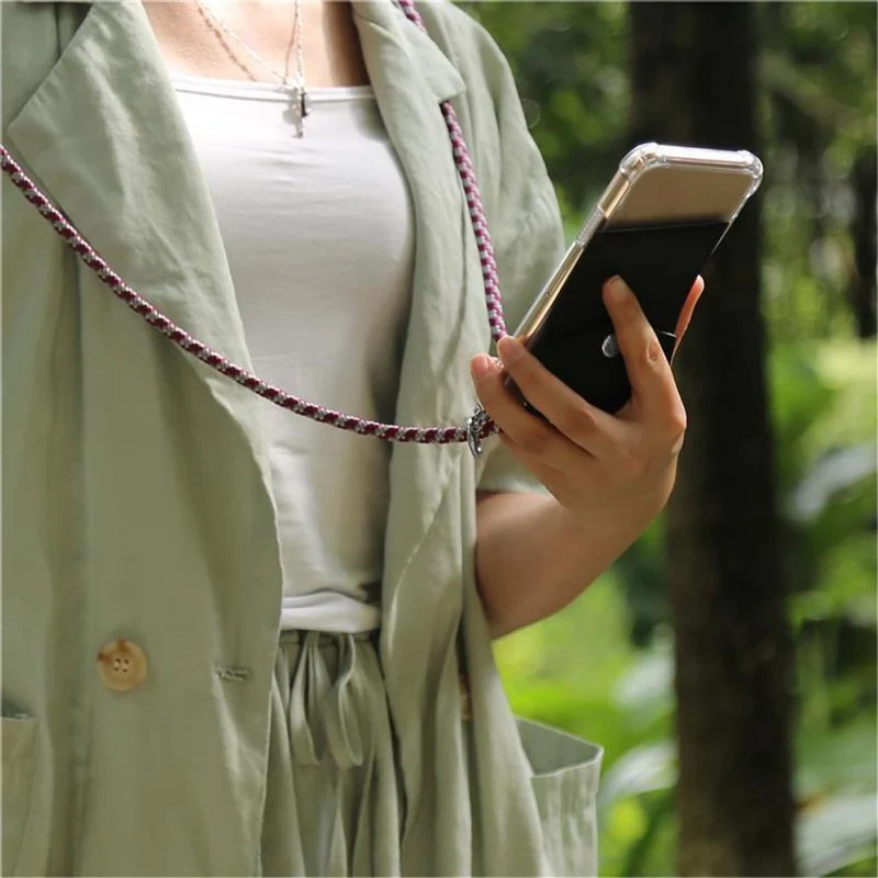 Cadorabo Handy Kette kompatibel mit Huawei MATE 30 LITE Silikon Schutzhülle mit Silbernen Ringen, Kordel Band und abnehmbarem Etui