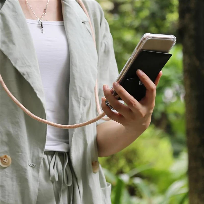 Cadorabo Handy Kette kompatibel mit Huawei MATE 30 Silikon Schutzhülle mit Silbernen Ringen, Kordel Band und abnehmbarem Etui