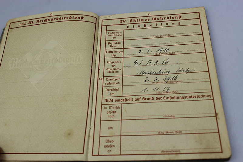 Konvolut Wehrpass und viele weitere Dokumente