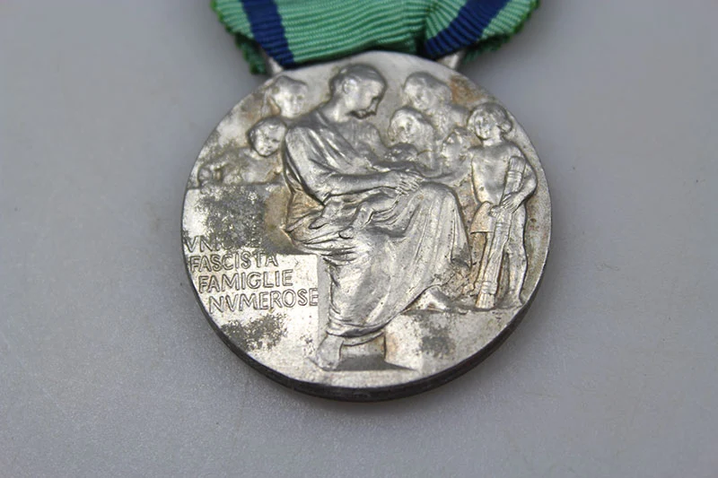 Medaille für Mütter kinderreicher Familien (9 Kinder)