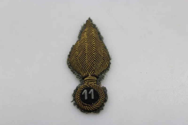 Set mit Mützenabzeichen des Leutnants „Granatieri di Savoia“ aus dem 2. Weltkrieg