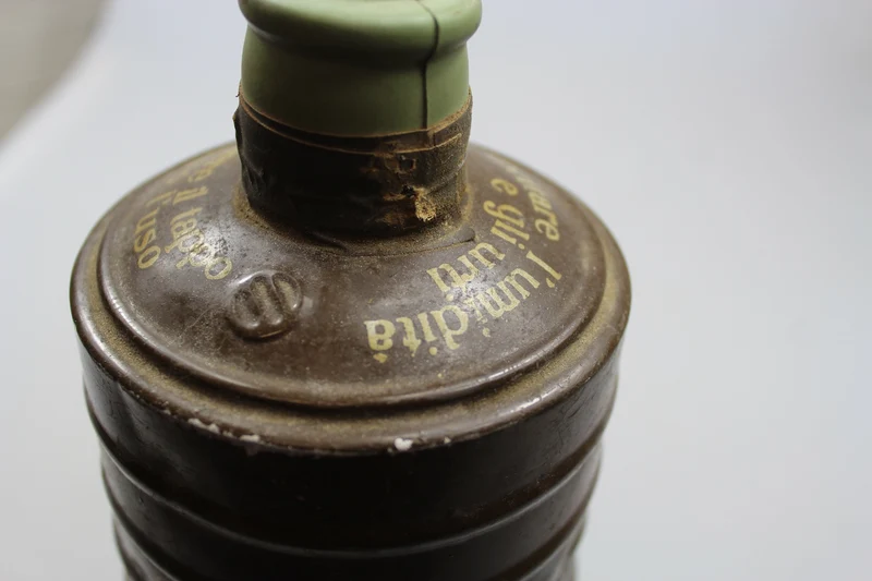 Filter für M.31- und M.33-Gasmasken aus dem Zweiten Weltkrieg