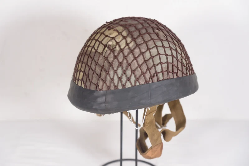 M.42/60 Fallschirmjägerhelm EI 60er/80er Jahre