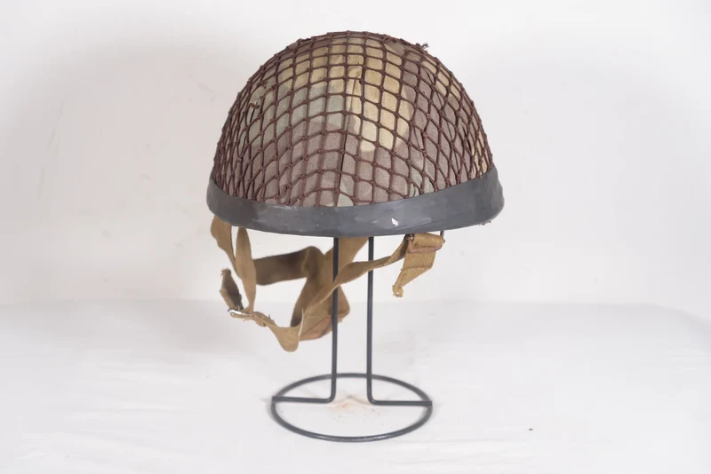 M.42/60 Fallschirmjägerhelm EI 60er/80er Jahre