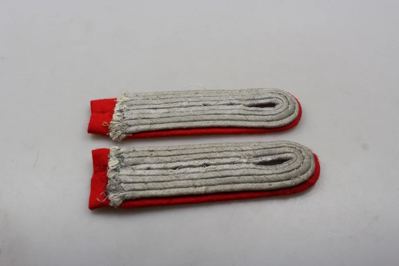 Paar Schulterstücke des Second Lieutenant Artillery WH WW2
