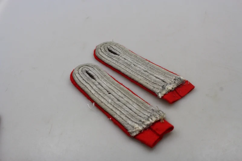 Paar Schulterstücke des Second Lieutenant Artillery WH WW2