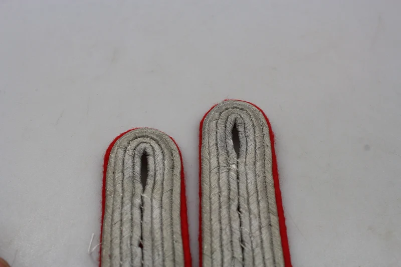 Paar Schulterstücke des Second Lieutenant Artillery WH WW2