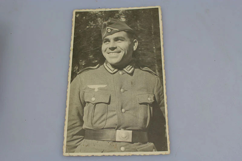 Fotos auf dem "Feld" der Wehrmacht