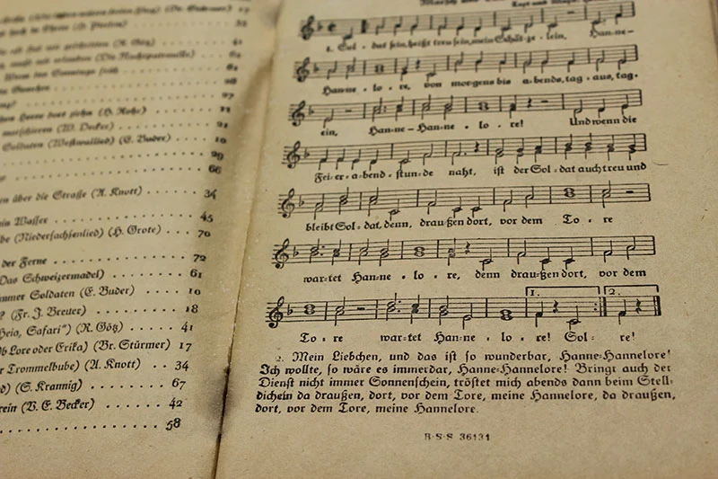 "Das zweite neue Soldatenliederbuch" 2 Auflagen