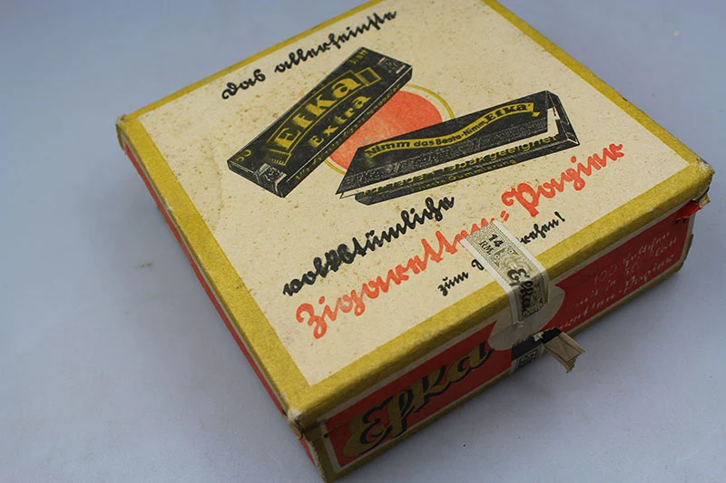 Packung mit 100 Päckchen "Efka Piramiden" WW2 Blättchen