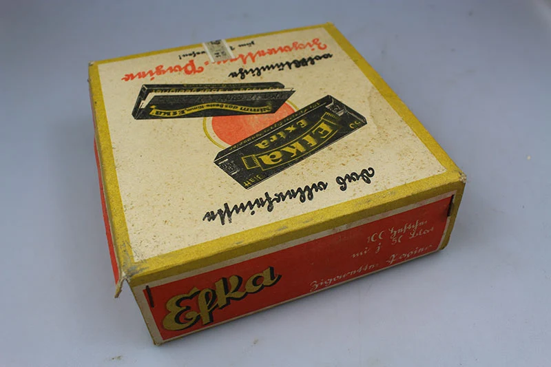 Packung mit 100 Päckchen "Efka Piramiden" WW2 Blättchen