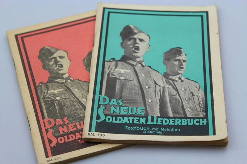 "Das zweite neue Soldatenliederbuch" 2 Auflagen