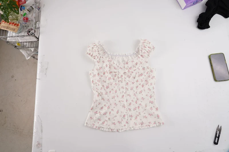 Damen Blusenshirt mit floralem Design und Rüschendetails Drune