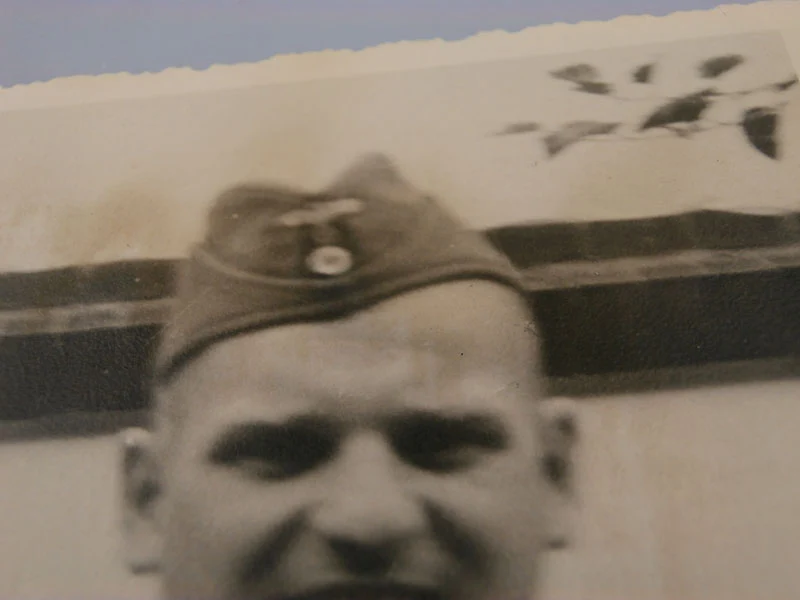 Fotos auf dem "Feld" der Wehrmacht