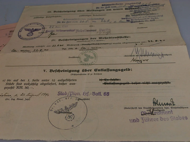 Medailleurkunde vom 1. Oktober 38 + weitere Dokumente
