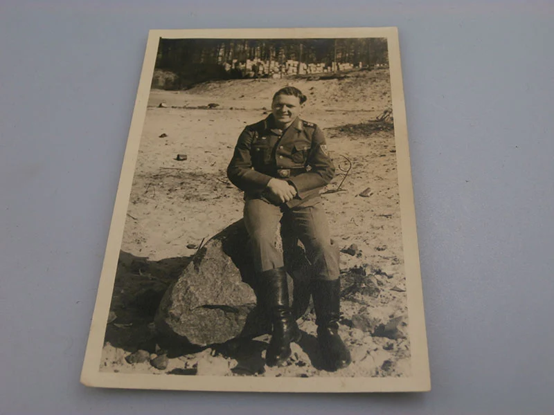 Nr. 4 Fotos eines einzelnen Heer-Soldaten