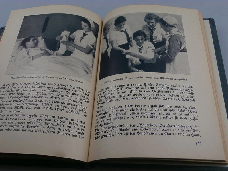 "Wir schaffen" - 1941 Jahrbuch BDM