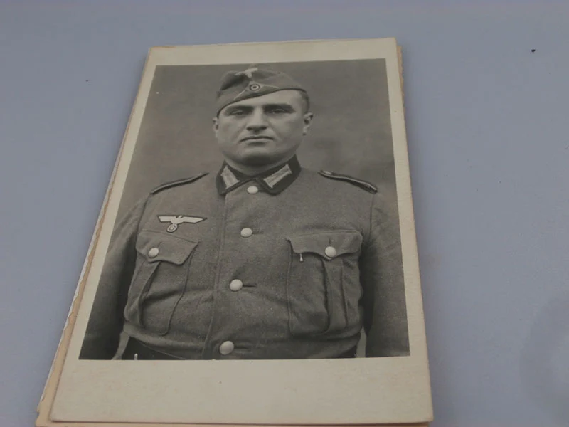 Nr. 3 Studiofoto der Wehrmacht, gleiches Motiv