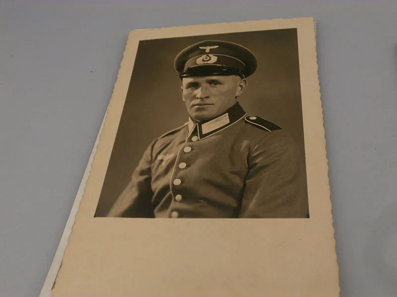 Nr. 3 Studiofoto der Wehrmacht, gleiches Motiv