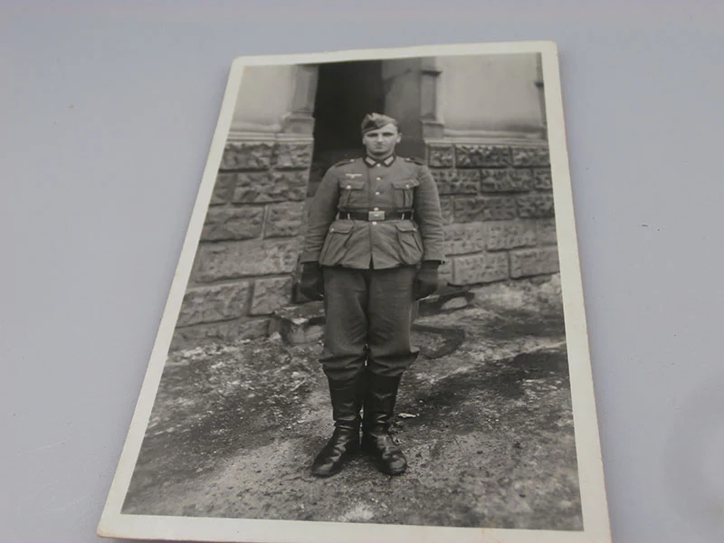 Nr. 3 Studiofoto der Wehrmacht, gleiches Motiv