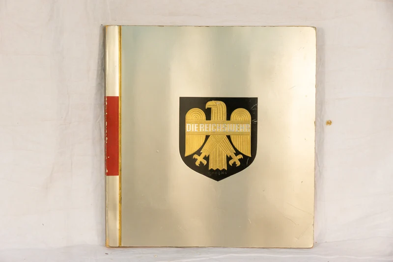 " Die Reichwehr " Stickeralbum 1933
