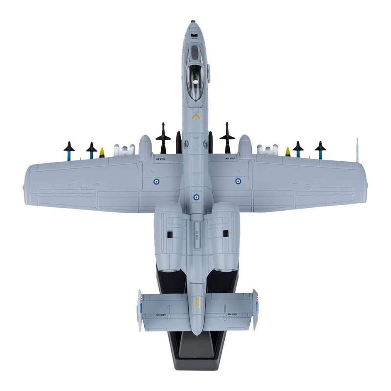 101 inc. Modell A-10 Thunderbolt 1:100 #8