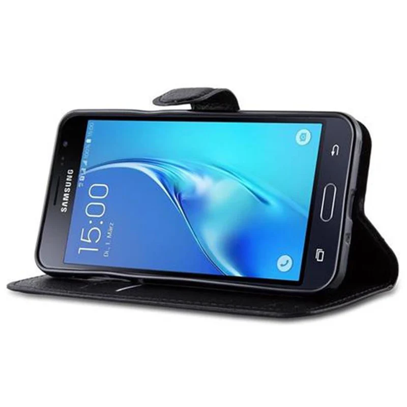 Cadorabo Hülle kompatibel mit Samsung Galaxy J3 2015 Schutzhülle mit Magnetverschluss, Standfunktion und Kartenfach