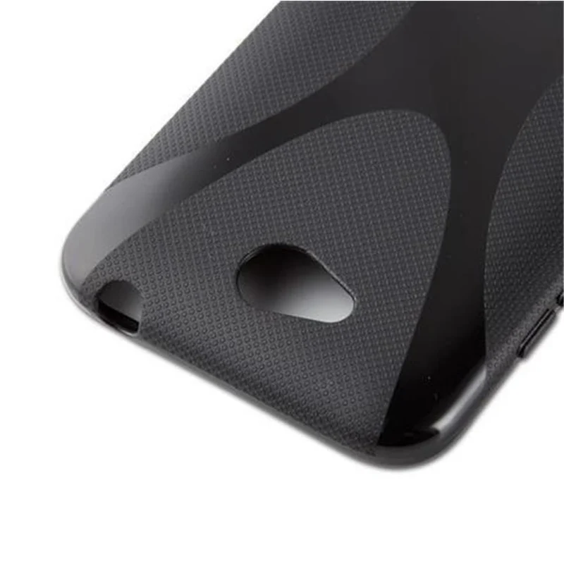 Cadorabo Hülle kompatibel mit HTC Desire 616 Schutzhülle aus flexiblem TPU Silikon