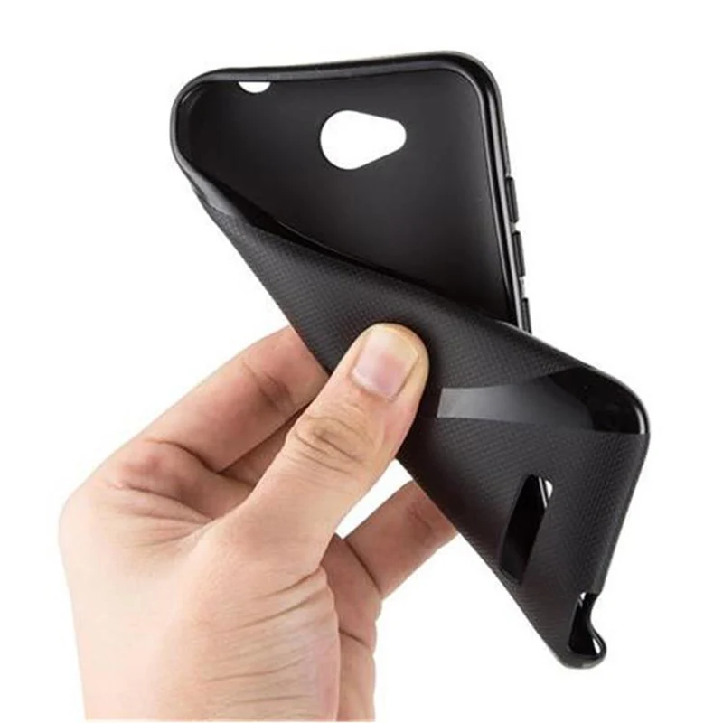 Cadorabo Hülle kompatibel mit HTC Desire 616 Schutzhülle aus flexiblem TPU Silikon