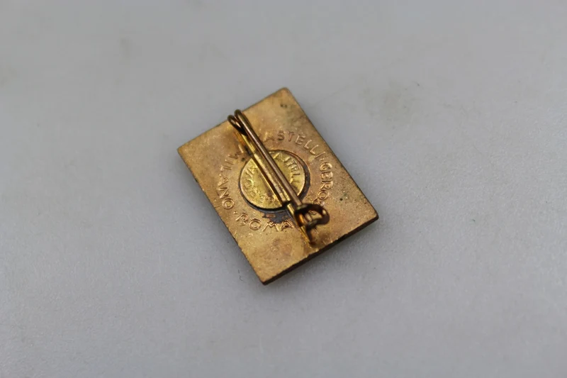 ALTE Emaille Anstecknadel
