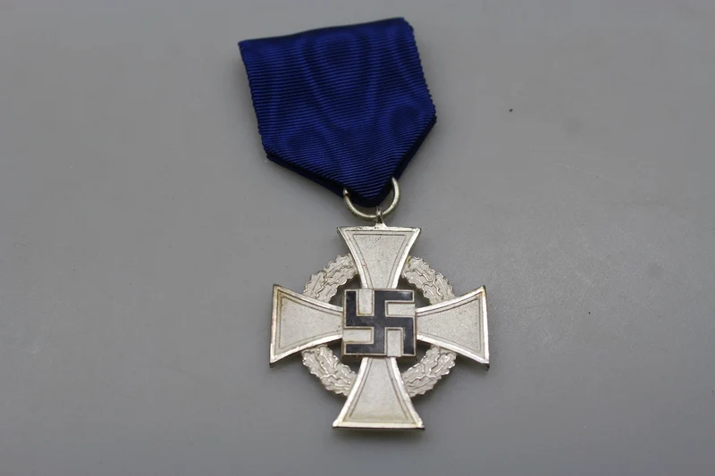 Kreuz – 25 Jahre treuer Dienst