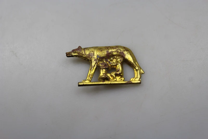 ONB Fez-Fries „Söhne des Wolfes“.