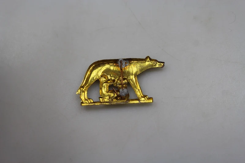 ONB Fez-Fries „Söhne des Wolfes“.