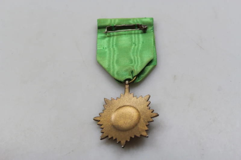 Ostvolksmedaille „Bronze“ 3. Klasse mit Schwertern