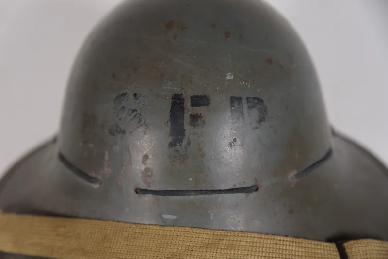 Britischer „Zuckermann“-Helm aus dem Zweiten Weltkrieg