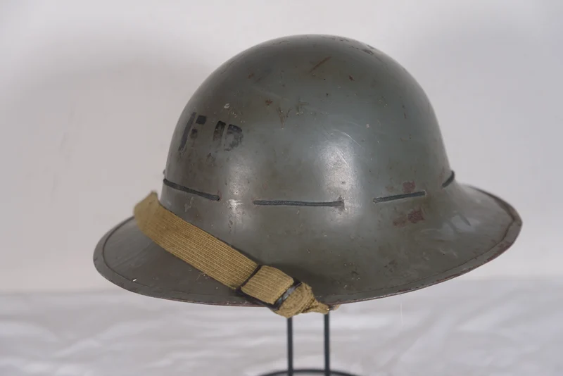 Britischer „Zuckermann“-Helm aus dem Zweiten Weltkrieg