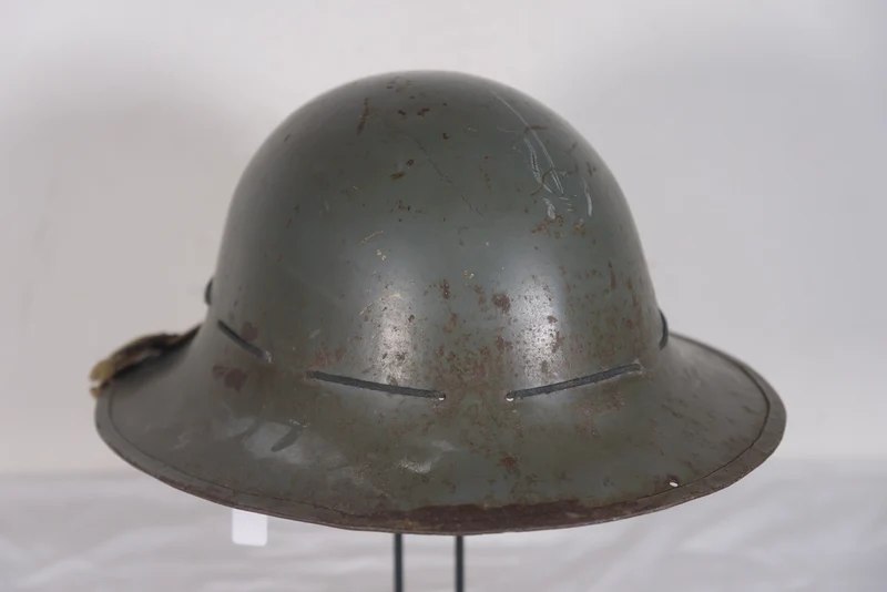 Britischer „Zuckermann“-Helm aus dem Zweiten Weltkrieg