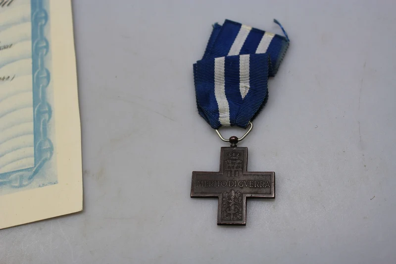 Kriegsverdienstkreuz + Zertifikat der Royal Navy
