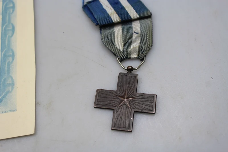 Kriegsverdienstkreuz + Zertifikat der Royal Navy