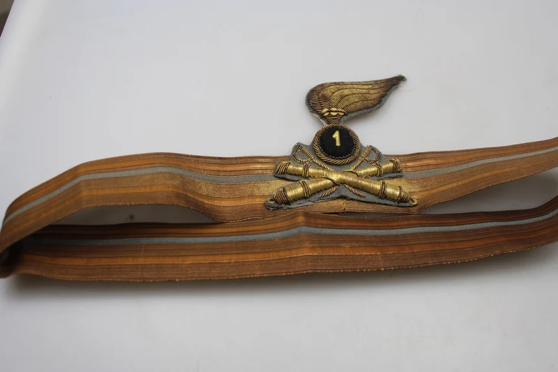 Majorsabzeichen und Offiziersmütze „Voloire“ M.34