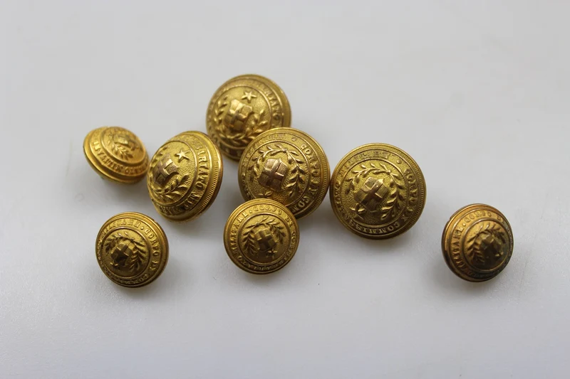 #8 Offizielle Buttons des Militärkommissariats REI WW2
