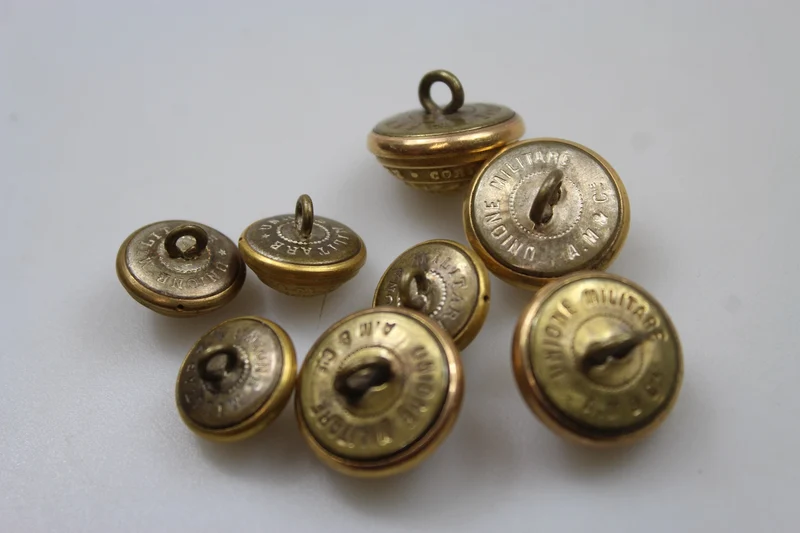#8 Offizielle Buttons des Militärkommissariats REI WW2