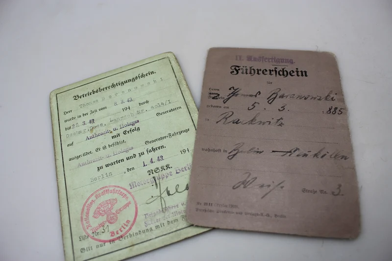 Doppelter Führerschein + NSKK-Anstecknadel