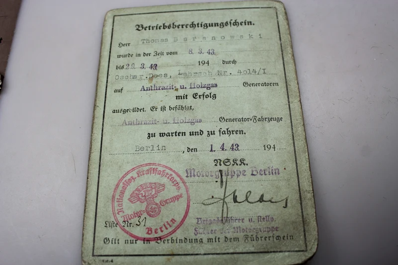 Doppelter Führerschein + NSKK-Anstecknadel