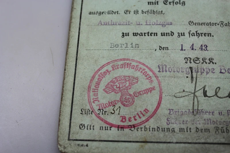 Doppelter Führerschein + NSKK-Anstecknadel