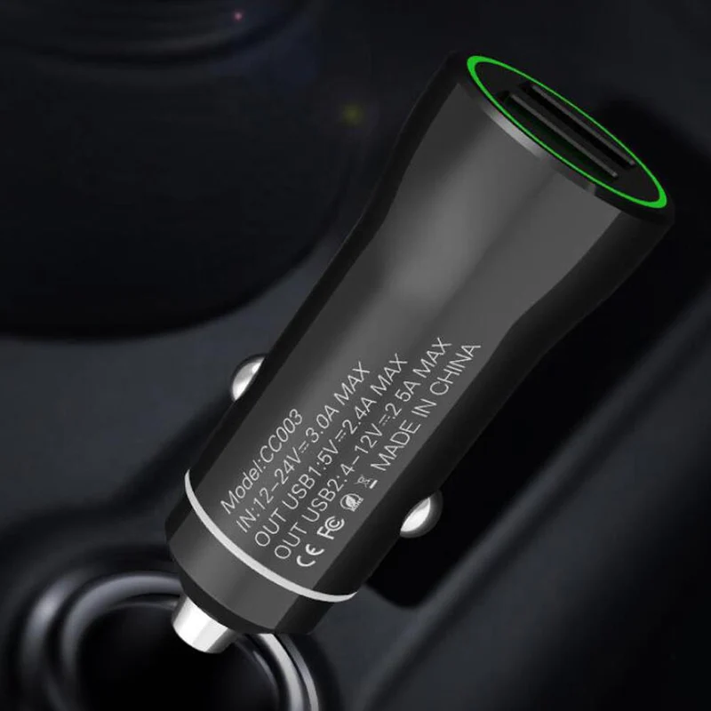 Cadorabo KFZ Ladegerät 2-Port Dual USB Ladeadapter 3.0 Quick Charge mit 2 Anschlüssen - Universal Auto Schnellladegerät für Smartphones, Tablets, Navi etc.