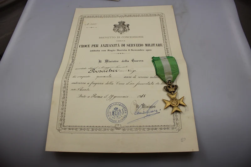 Goldenes Kreuz mit Krone XXV Dienstjahre mit Urkunde