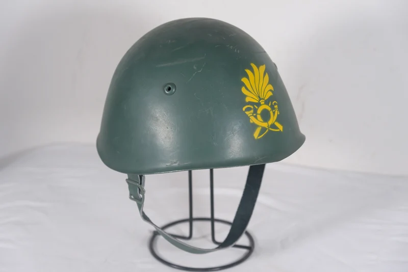 M.33 GdF-Helm mit M.48-Abzeichen